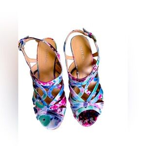 UEC- Women’s X.Appeal Satin Wedges in size 6 1/2. Beautiful Multicolor.